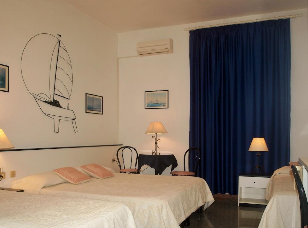 Hotel La Conchiglia La Maddalena  Exteriér fotografie